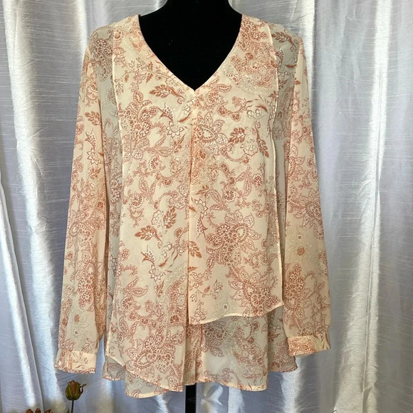 Chico’s NWT Women’s 1 (M) Flounce Front Peach Floral Paisley Semi-Sheer Blouse - Picture 1 of 9